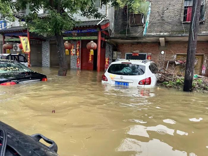 偃师暴雨图片