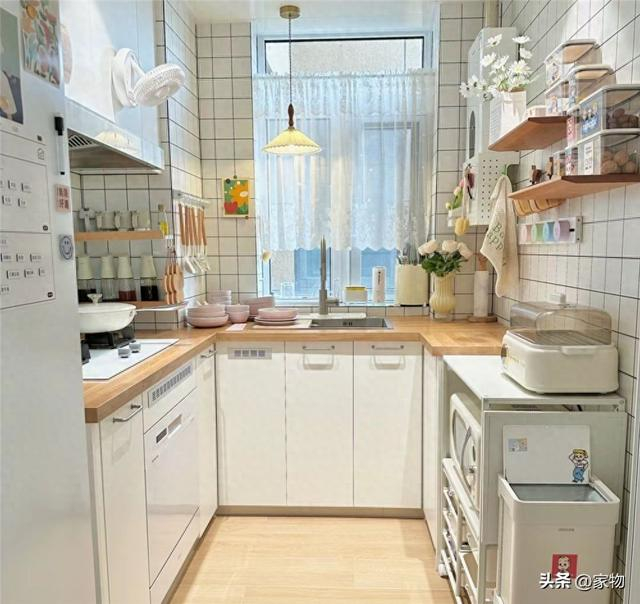 湖北姑娘的3.5㎡小厨房火了,她将其布置成u形,因好用又好看走红