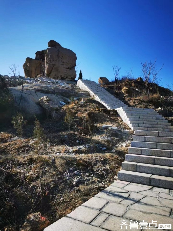 凤仙山"公母石"的传说.心诚