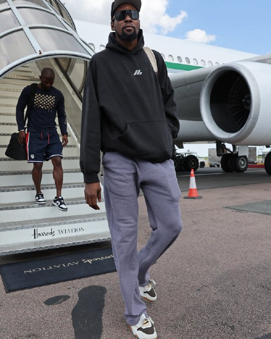 小帅已抵达伦敦|伦敦|篮球|凯文·杜兰特_新浪新闻