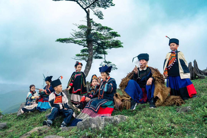 彝族非遗应当如何利用和保护?四川美姑在一场座谈会上寻找新路径|非遗|非物质文化遗产|彝族_新浪新闻
