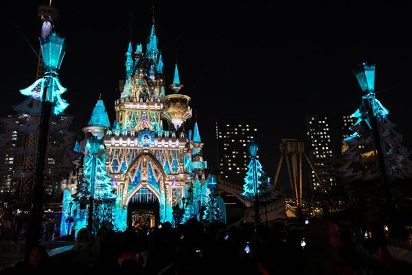 乐天世界35周年3D投影秀。乐天世界供图