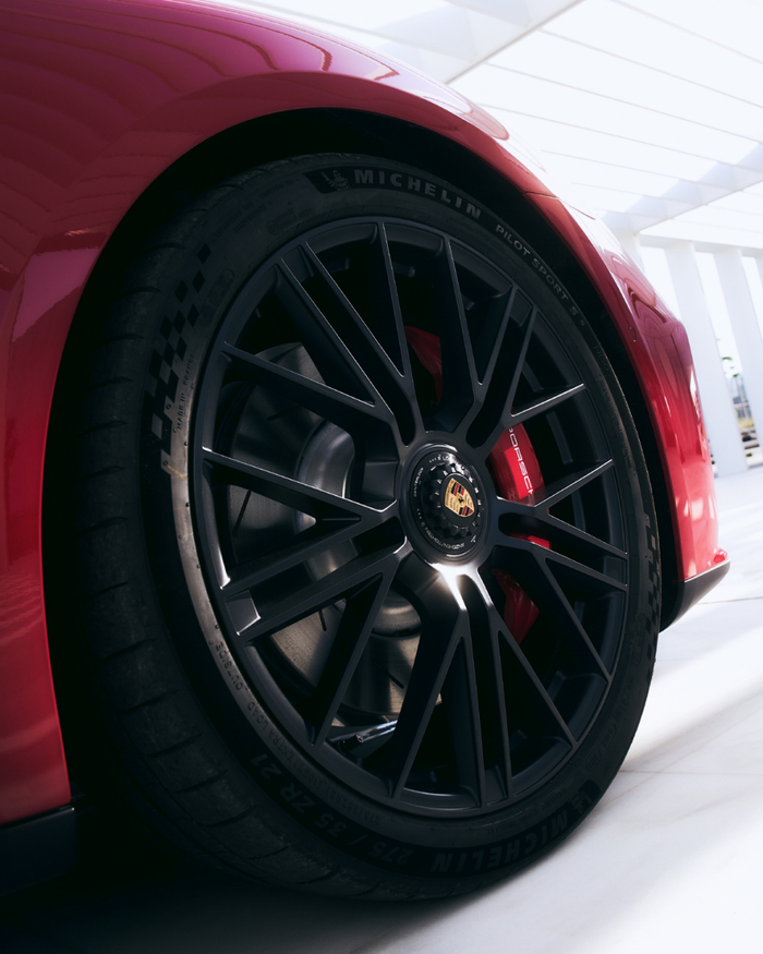 8万元起,全新保时捷panamera gts开启预售,搭4.0t v8发动机