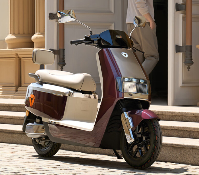 雅迪年度旗舰电摩e80亮相!与原来的e10比较,哪一款更值得购买?