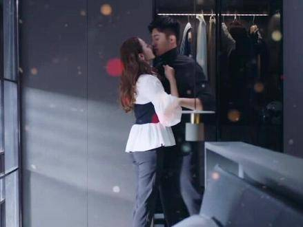 在上感受《幸福触手可及》中宋凛与周放的创意领带之吻～的魅力