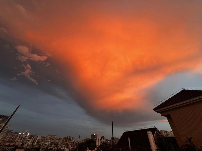 温度记｜广东多地发布台风预警信号！热带低压今夜或登陆琼粤一带-广东台风最新情况