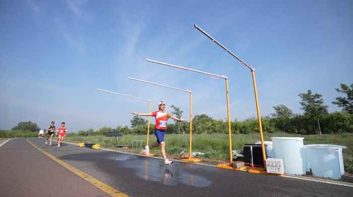 ▲环湖跑比赛（怀来县委宣传部供图）