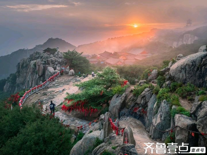 泰山日出,美景如仙境一般
