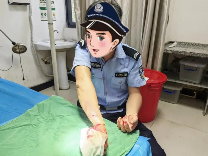 江西一家三口袭警被刑拘,拿水果刀,铁锤追打民警致腿部,手部多处受伤