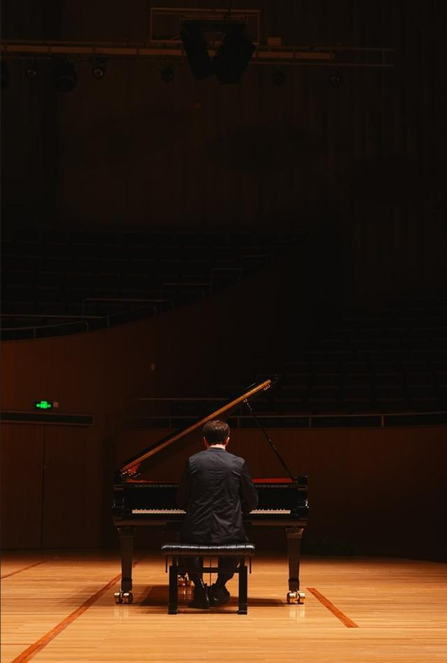 音乐是否能触动心灵，才是最重要的。卢岳 图