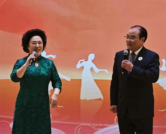 国家京剧院国家一级演员李文林,张静清唱京剧沙家浜选段《军民鱼水情