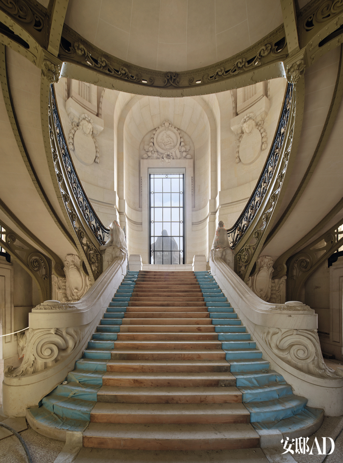 建筑遗址保护措施让巴黎大皇宫的这座古老楼梯完好留存至今.