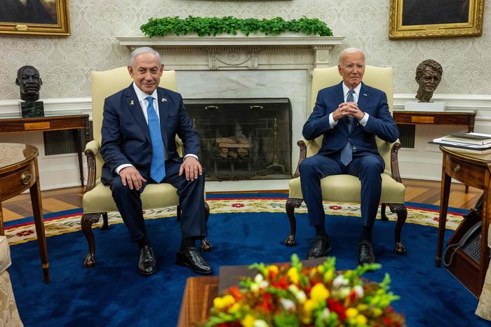 当地时间2024年7月25日，美国华盛顿特区，美国总统拜登与以色列总理内塔尼亚胡在白宫椭圆形办公室会晤。图/视觉中国