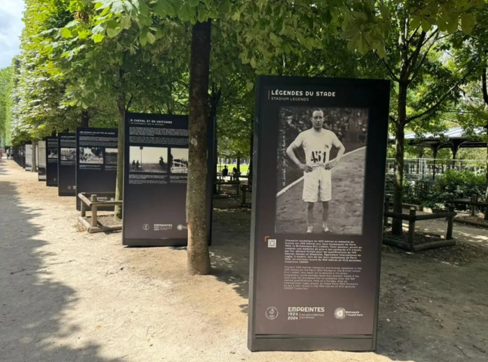 巴黎杜乐丽花园举办的1924年巴黎奥运展上的李爱锐照片。新华社发