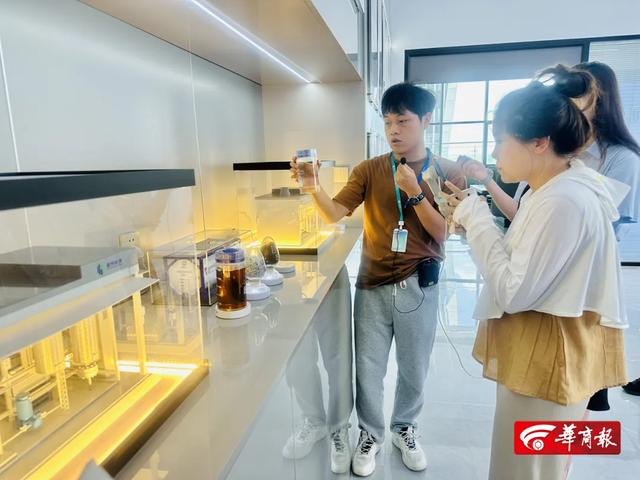 "奋斗陕西"2024陕西高质量发展巡礼华商全媒体采访活动首站走进西咸