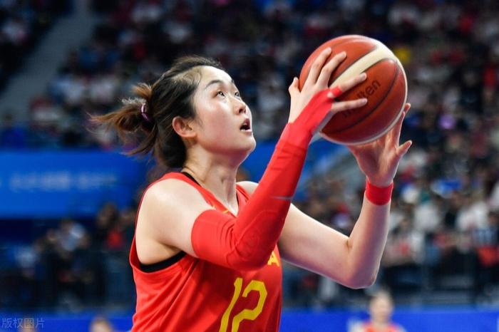 除了队长杨力维,其余的球员都还在当打之年,球迷都在期待中国女篮能够