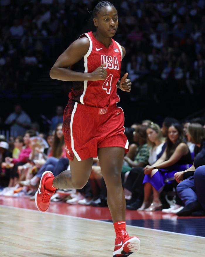 三双「美国队」科比 4 集体亮相!你觉得哪双最帅?