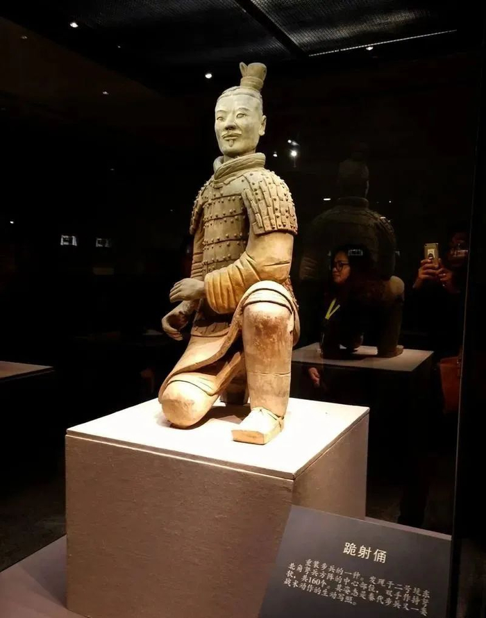 兵马俑里,有一张"脸"至今无法用科学解释,还曾被禁止出国展览