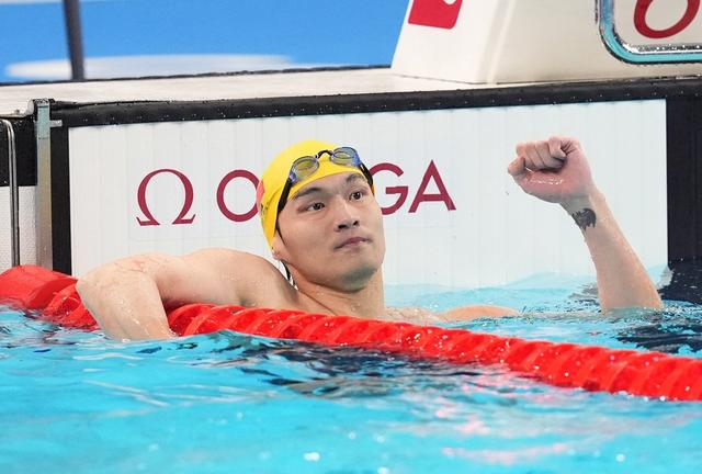 巴黎奥运会游泳男子100米仰泳半决赛徐嘉余排名小组第一，晋级决赛。图源：IC photo