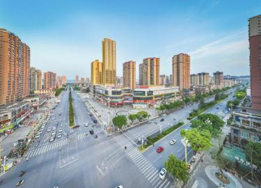 　　南充市嘉陵区南虹路商圈。 赵煜 摄