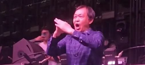当72岁的马保国霸占了夜店