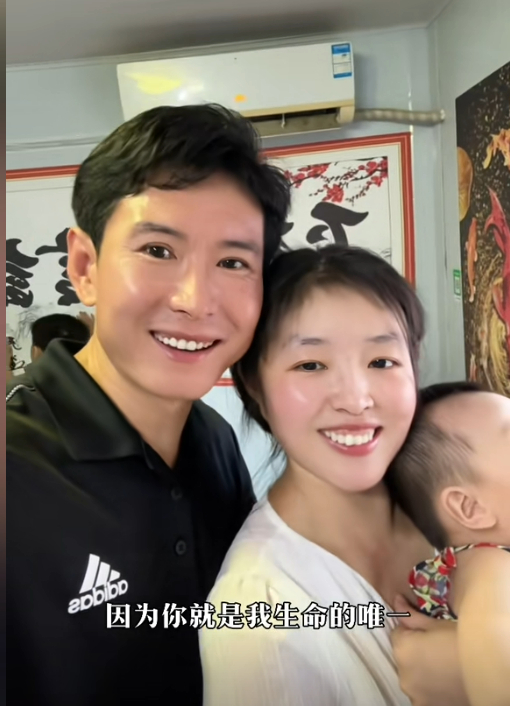 网红韩玉成离婚惹议,冷静期内与少妇亲密出镜,被指"婚内出轨"