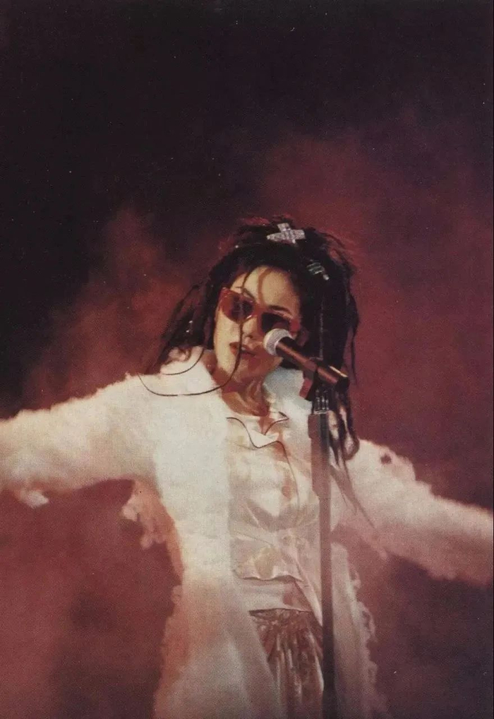 王菲谢霆锋高调官宣喜讯!恭喜啊,终于等到这一天了