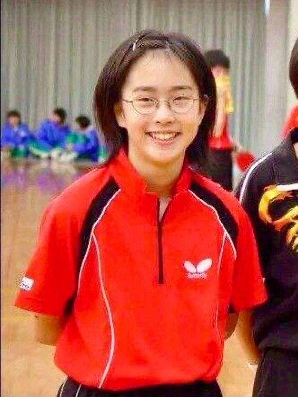 石川佳纯新恋情曝光?曾暗恋马龙,曝男方大2岁,身高178,演员