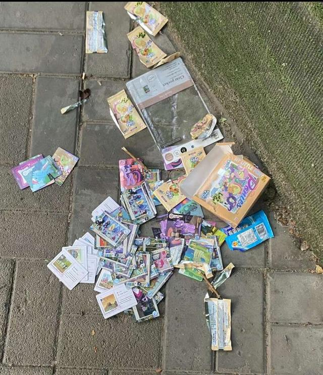 被人扔掉的“废卡” 受访者供图