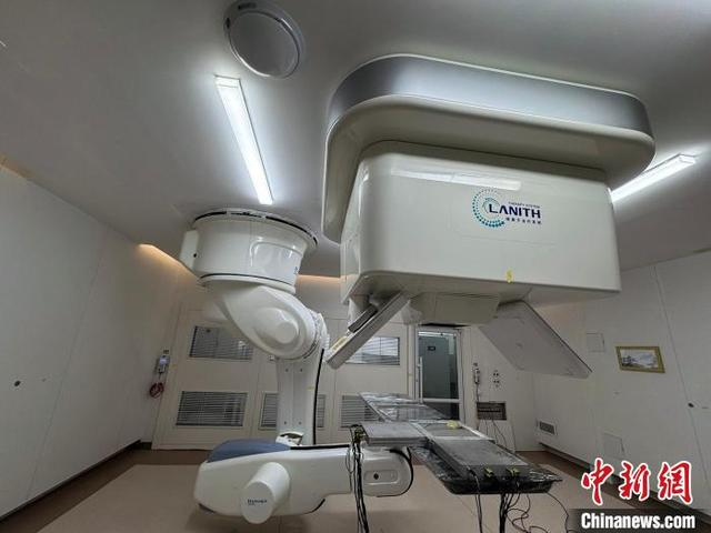 武威重离子中心诊疗室。中新网记者 孙自法 摄