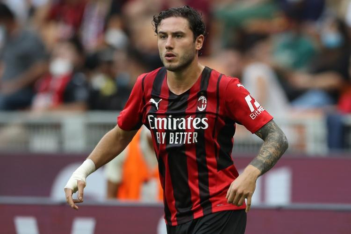 意媒:米兰提议用卡拉布里亚加钱求购亚伯拉罕,德罗西对此感兴趣