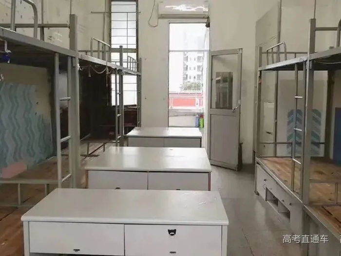 汕头职业技术学院揭阳职业技术学院宿舍区有a,b,c,d,e,f六栋,d,e两栋