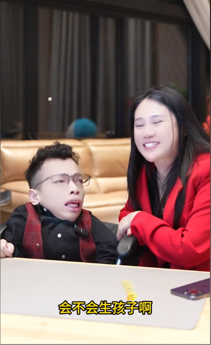 2年前感情就走到尽头!富豪李创利曝分手风波,双方已删除合拍