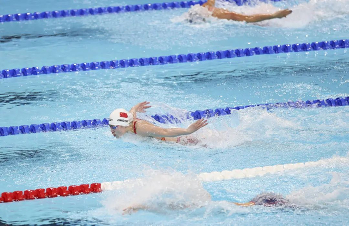 8月3日,巴黎奥运会男女混合4x100米混合泳接力决赛 据视觉中国