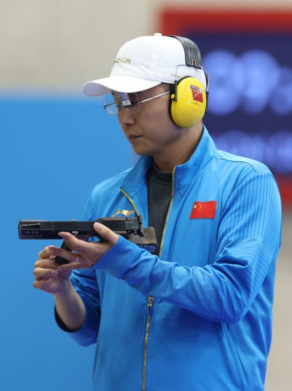 李越宏夺得射击男子25米手枪速射冠军