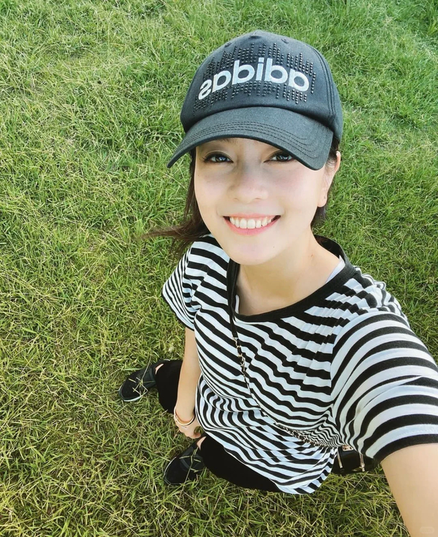 周渝民老婆晒8岁女儿庆生照,穿着低调气质绝了 网友:幸亏没娶大s