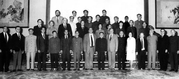 1979年邓小平接见第一届中美高能物理会谈的代表｜李政道图书馆馆藏