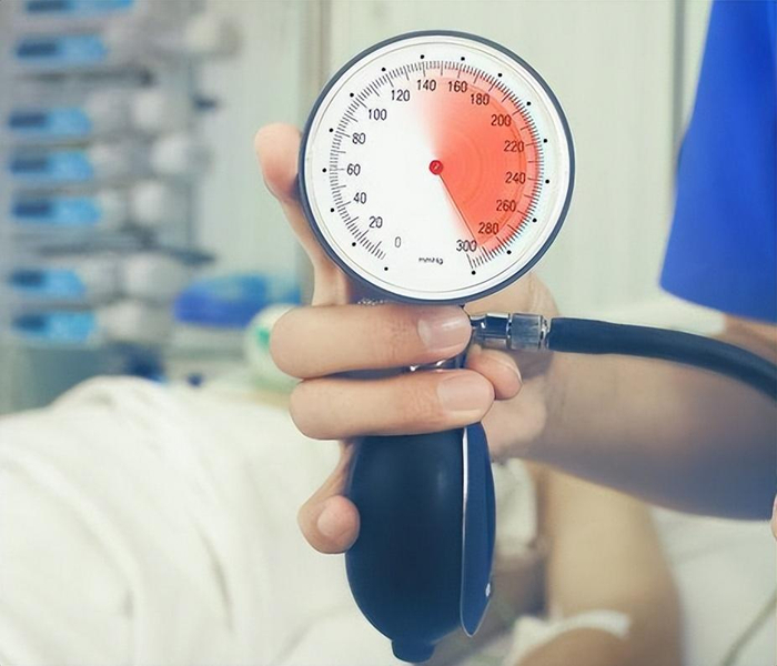 患者需要在医生的指导下,进行定期的夜间血压监测