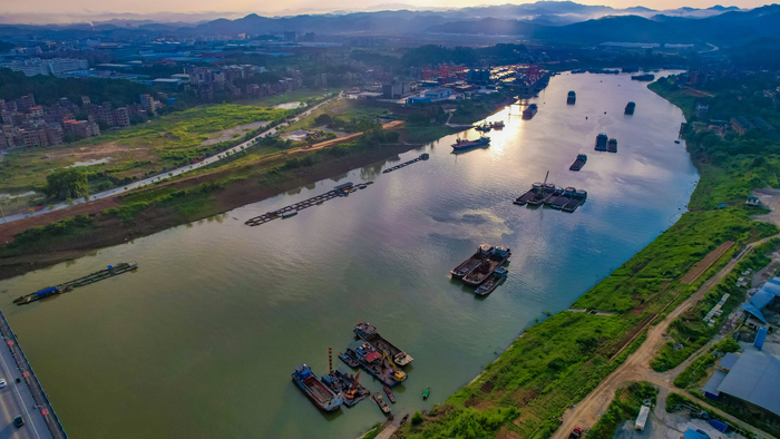 广西梧州:港口运输忙|广西|梧州市|江河_新浪新闻