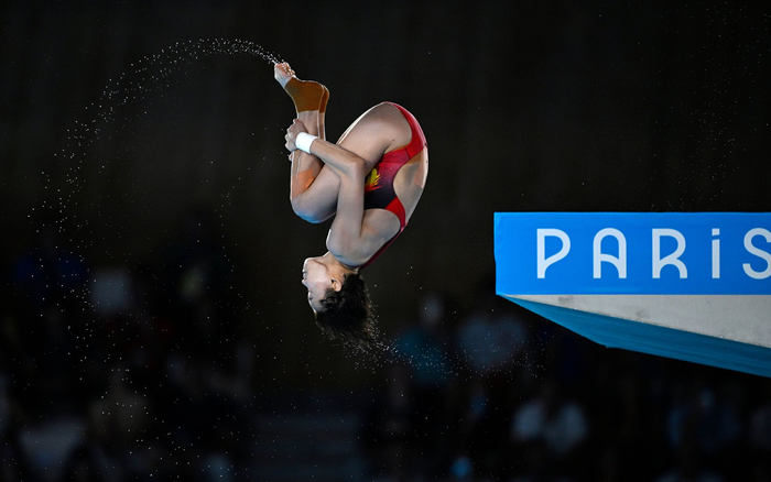 巴黎奥运会跳水项目女子10米台，全红婵成功卫冕。  图/新华社