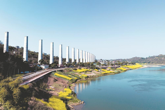     隆黄铁路隆昌至叙永段建设有序推进。