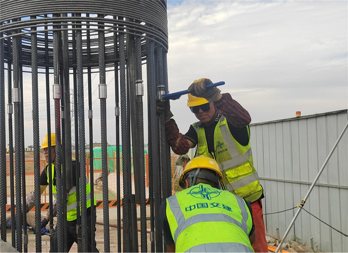 "钢筋笼入孔与检验是钻孔桩施工重要环节之