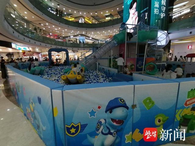 无锡滨湖万达广场，相关设施仍在。张建波 摄