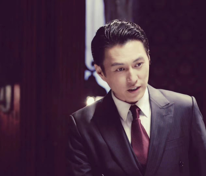 "铁三角"新剧相继播出,胡歌,王凯,靳东戏路对比,差异太明显