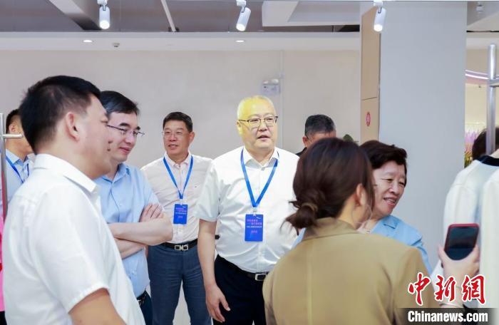 临空经济助力"卖全球 浙江冬装毛衫迎夏日"主场|洪合毛衫出海宣言