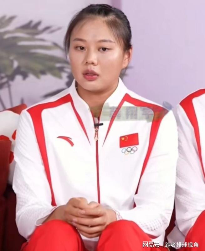 中国女排最新消息!蔡斌参加央视直播,龚翔宇揭秘备战过程