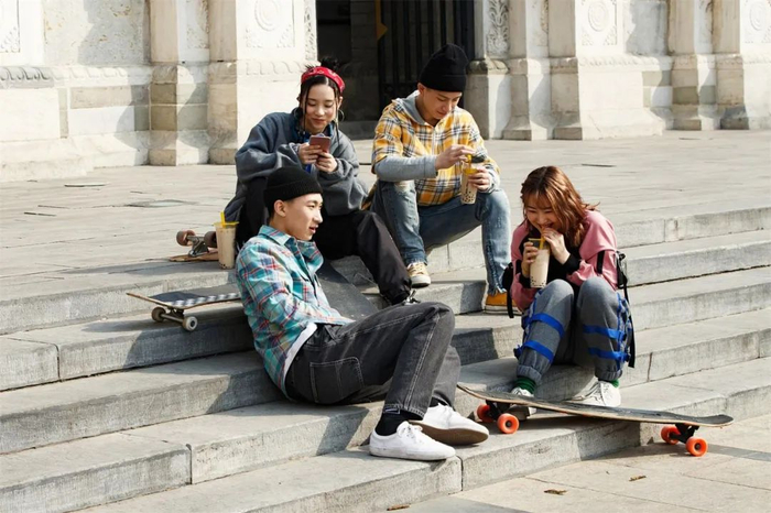 年轻人“朋克养生”潮层出不穷 图|视觉中国 （图文无关）