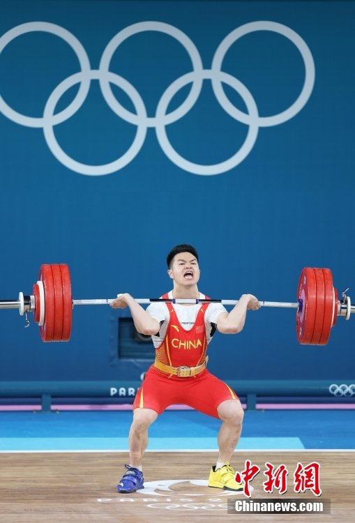 (巴黎奥运)举重男子73公斤级决赛:中国选手石智勇无缘奖牌