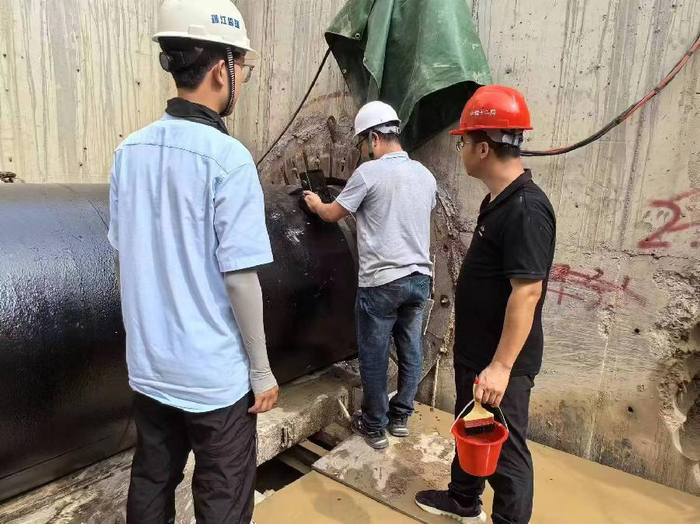 南沙小学顶管施工顺利贯通,将减轻市政管网的排水压力