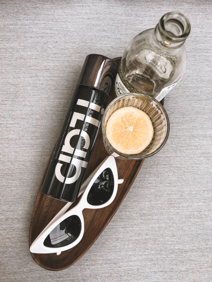 如果刚好长了痘痘，也可以用它来湿敷，甚至是辅助定妆它也能搞定，一瓶胜多瓶~这款也是两种规格，150ml这款折后179元，适合家用。现在下单150ml还赠一瓶价值119元的80ml喷雾哦